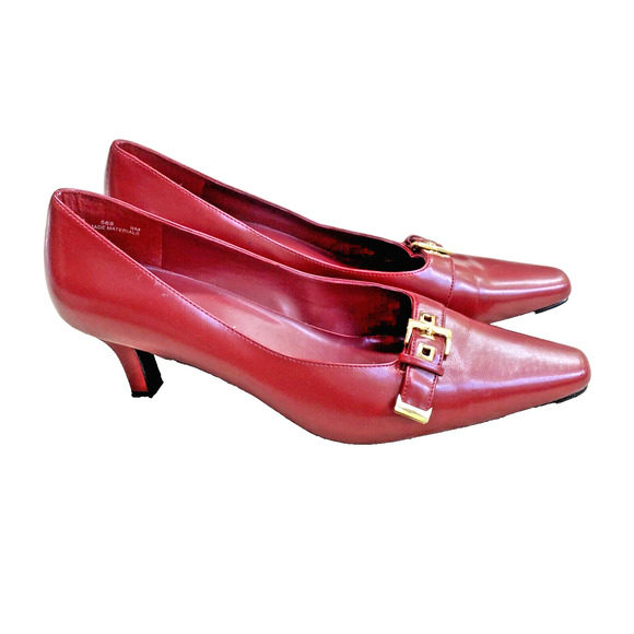 Vintage Carriage Court Buckleup Red Pumps Gold Buckles 9M Mid Heel Career Shoes - Picture 1 of 12
